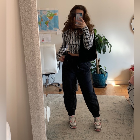 🖤URBAN OUTFITTERS CARGO PANTS - Picture 6 of 11